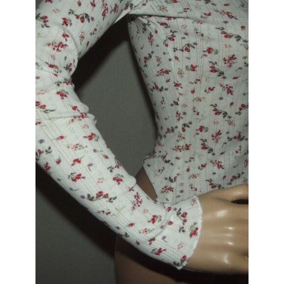 Rue21 Blouse Jr XS White rosebud floral pink ribbed v-neck knit top shirt cotton - Picture 8 of 12